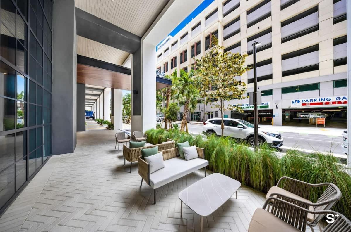 Sky High Sleek In The Heart Of The Appartamento